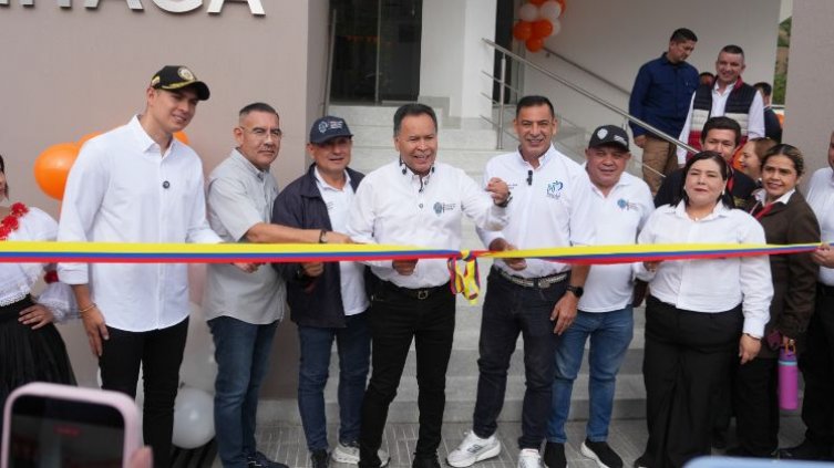 Gobernación entrega moderno hospital en Chitagá
