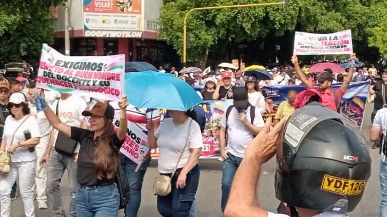 En Cúcuta salieron a protestar sindicados de la salud, educación y sectores de la producción./Foto Orlando Carvajal