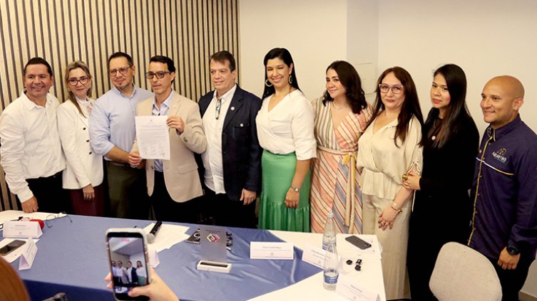 Hoteleros. / Foto: Carlos Ramírez-La Opinión