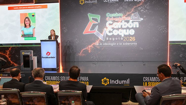 La ministra de Minas y Energía, María Nohemí Arboleda, participó en el primer día de la Cumbre Colombiana del Carbón y Coque, en Bogotá. / Foto: cortesía
