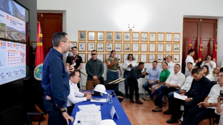 El ministro de Vivienda, Jaime Andrés Beltrán, explicando las directrices del presidente Abelardo de La Espriella para Norte de Santander/Foto: Cortesía