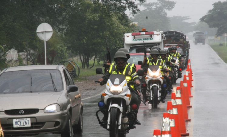 Campesinos bloquean vía Cúcuta - Bucaramanga en defensa de sus derechos sobre el Páramo de Santurbán. 