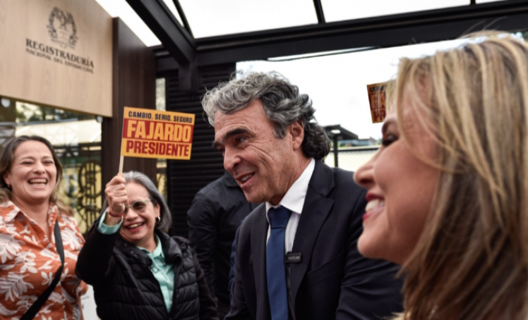 Sergio Fajardo, candidato presidencial por la coalición Dignidad y Compromiso.