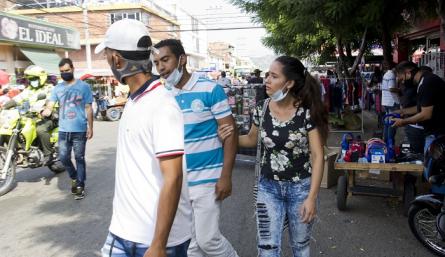 Los ciudadanos ya no le temen a la COVID. / Luis Alfredo Estévez/ La Opinión 