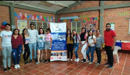 Pilar reconoce que se necesita de mucho amor para trabajar con la comunidad. 