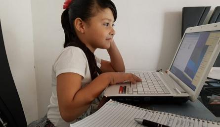 Los estudiantes seguirán en clases virtuales, mientras se revisan los protocolos de bioseguridad para implementar la alternancia./ Foto : Archivo La Opinión