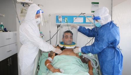 Hospital Erasmo Meoz usa un casco de oxigenación  contra el coronavirus