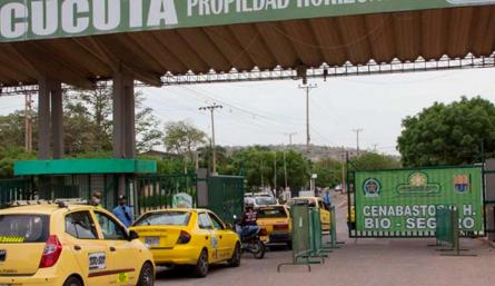 Ayer, en Canabastos, los comerciantes se enteraron de los detalles para acceder a un crédito/Foto Alfredo Esévez/La Opinión