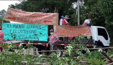 Los campesinos ya se han manifestado en varias oportunidades. Al menos 8 veredas se mantienen incomunicadas, por lo que le solicitan a la Alcaldía de Cúucta que no los deje solos. /Foto: Cortesía/ La Opinión 
