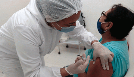 Aunque las IPS habilitadas tienen capacidad para inmunizar, en muchos casos hasta 1.000 personas al día, algunas solo alcanzan el 10%, porque la gente no acude a vacunarse. / Foto Luis Alfredo Estévez / La Opinión