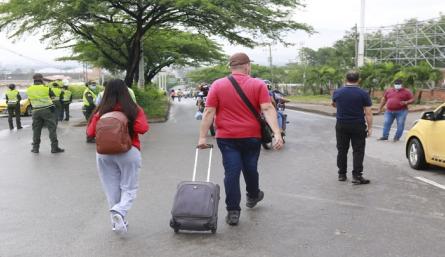 La vía al aeropuerto fue cerrada por los taxistas./Foto: Juan Pablo Cohen