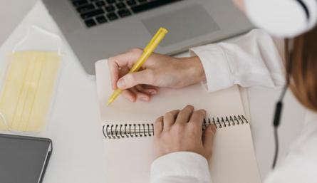 Este innovador programa está dividido en cinco módulos y finaliza con la presentación de una estrategia empresarial. / Foto: Freepik