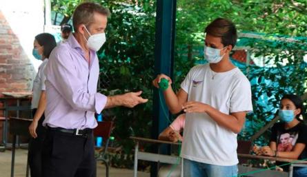 El embajador de Canada, Marcel Lebleu, compartió con estudiantes en Cúcuta./Foto Cortesía