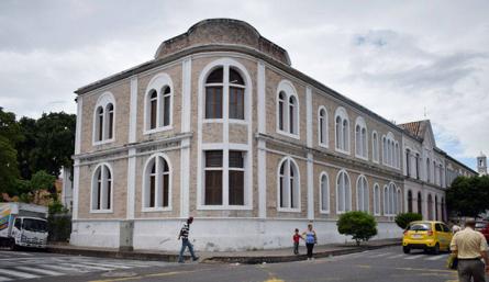 Biblioteca Pública Julio Pérez Ferrero.