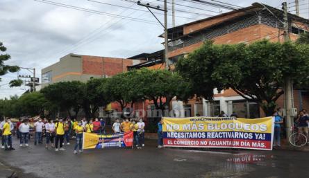 El sector de la moda y lavandería salió a protestas para pedir que no hayan más bloqueos en las vías./Foto: La Opinión
