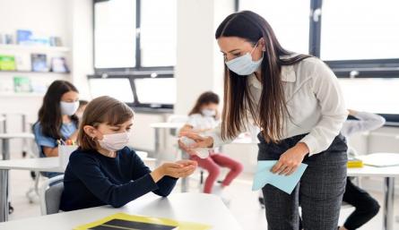 El regreso a clases no será el mismo en todas las instituciones, porque si en algunos colegios los padres de familia deciden enviar a sus hijos, quizás en otros no. / Cortesía 