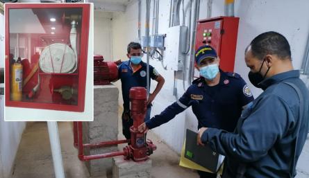 En promedio, Bomberos de Cúcuta realizan 4 mil inspecciones en el año a inmuebles, para verificar las medidas de prevención y seguridad. / Foto Cortesía