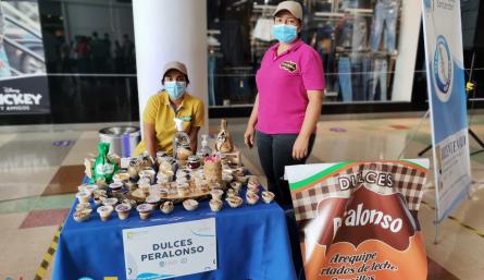 Las emprendedoras de diferentes localidades tendrán la oportunidad de exponer en el Ventura Plaza sus productos artesanales, por lo que esperan el apoyo de la ciudadanía. / Foto cortesía 