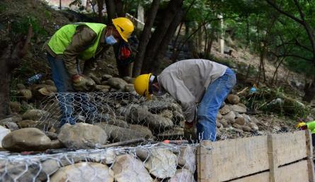 Con gaviones buscan mitigar riesgo de derrumbe en Autopista Juan Atalaya./Foto: cortesía