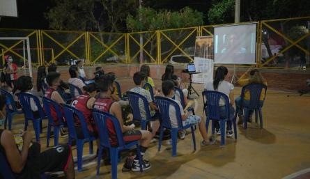 •	Con 800 asistentes se inauguraron los 6 primeros parques con WiFi gratis. / Foto: Cortesía / La Opinión 