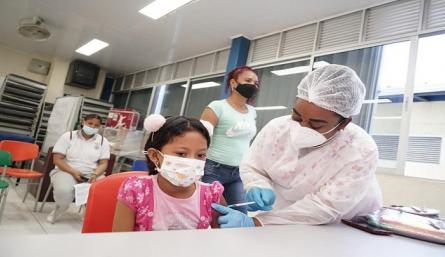 Casi 4 millones de niños de 3 a 11 años son susceptibles de vacunación contra la COVID-19 y no han recibido la primera dosis aún. /Foto: Cortesía / La Opinión