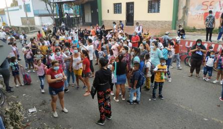 Preocupa mucho el mal estado de la planta física, la cual recibe niños de cuatro barrios de la zona.