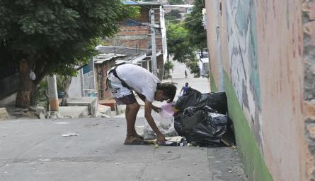 Hay presencia constante de habitantes de calle. / Foto: Jorge Gutiérrez / La Opinión 