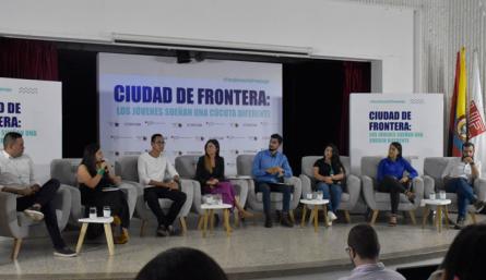 La actividad fue organizada en el auditorio Eustorgio Colmenares Baptista de la Universidad Francisco de Paula Santander.