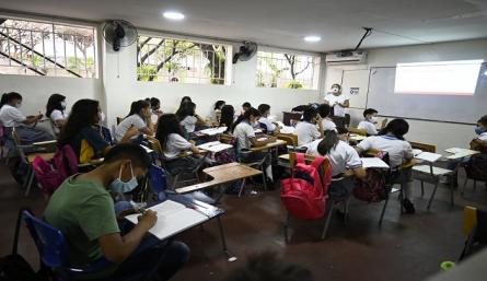 Instituto Técnico Nacional de Comercio. / Foto: Jorge Gutiérrez/ La Opinión 