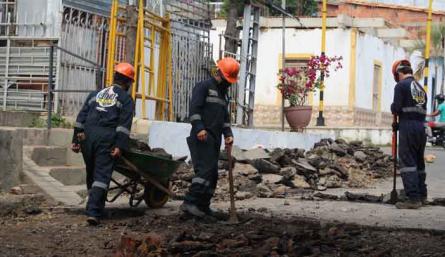 La meta en esta segunda fase de la ‘Ruta del Asfalto’ es recuperar más de 16.8 kilómetros de vías. / Foto: Cortesía