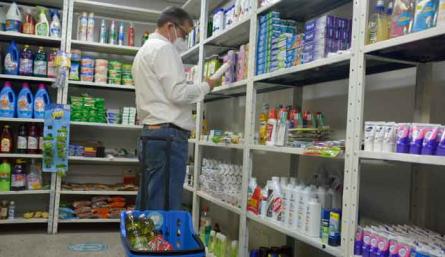 La tienda 'La Confianza' tiene más de 8 mil productos disponibles.