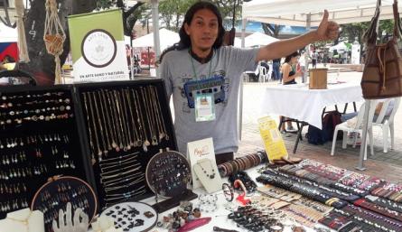 Artesanos celebran su día a la espera de un corredor turístico.