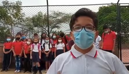 Estudiantes denuncian demoras con el transporte escolar. /Foto: Tomada del video/La Opinión