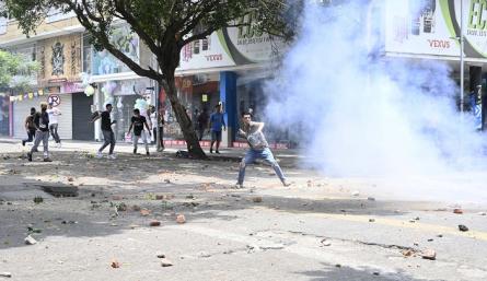 Los protestantes llegaron hasta los alrededores del parque Santander