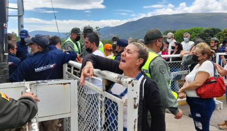 Muchos venezolanos no pudieron ingresar al país a votar./Foto orlando Carvajal