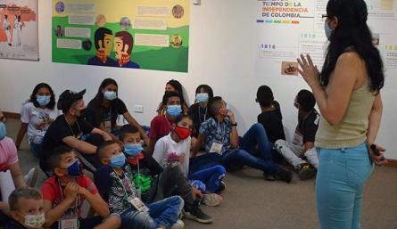 La alcaldía les enseña el lenguaje de la paz a los niños y jóvenes./Foto cortesía