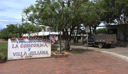 Los niños y jóvenes del barrio deben desplazarse a los colegios de los barrios Aeropuerto, Virgilio Barco o del centro de Cúcuta, pues en la zona no hay un solo plantel educativo público.