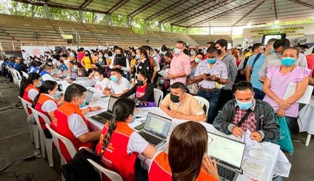 Cerca de 2.000 personas acudieron a la Feria Laboral que convocó la alcaldía ayer en Cúcuta./Foto cortesía