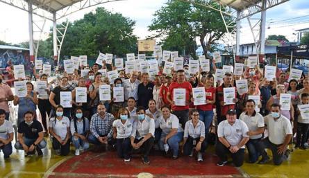 82 familias recibieron su titulo de propiedad/Foto cortesía