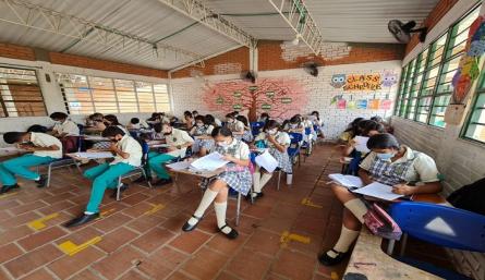 Hasta la fecha, en los colegios no se han registrado brotes numerosos de COVID.  Cuando hay síntomas gripales, los menores son aislados. / Foto: Cortesía / La Opinión 
