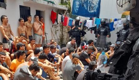 Hay más de 700 personas detenidas en las estaciones de Policía de Cúcuta./ Foto: Cortesía/La Opinión