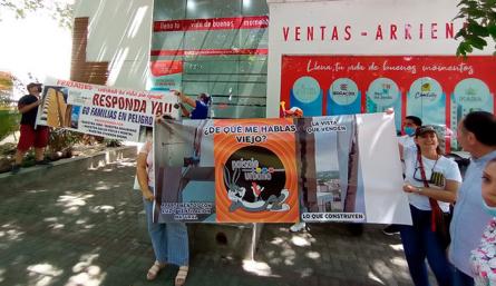 Protestas en edificio Versalles