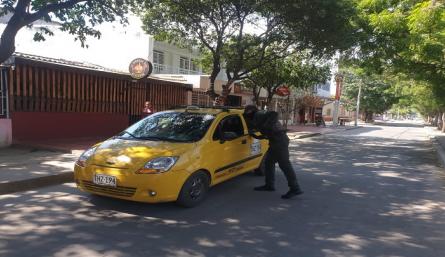 Taxistas, confrontados por nuevos botones de pánico 
