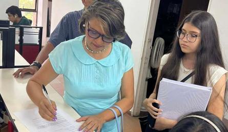 Yolima Gómez inscribe aquí su candidatura a la rectoría de la UFPS./Foto cortesía