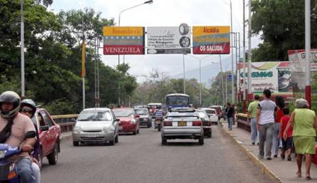El paso fronterizo dinamizó por años la economía de ambos países.