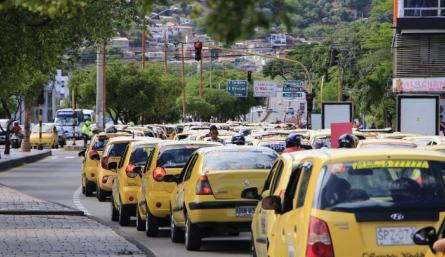 Hoy, ‘plan tortuga’ de taxistas