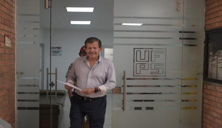 Julio Alberto Tarazona Navas, aspirante al cargo de rector de la UFPS/Foto Pablo Castillo