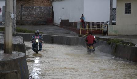 Fuerte aguacero inundó las calles de Cúcuta
