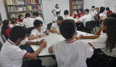 Padres de familia exigen que aportes voluntarios dejen de ser pedidos en los colegios. / Foto: Cortesía / La Opinión