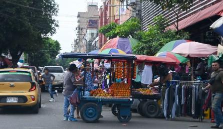 Los controles se realizan desde la avenida 3 hasta la avenida 8 y desde la calle 12 hasta la calle 6.  / Foto: Jorge Gutiérrez / La Opinión 